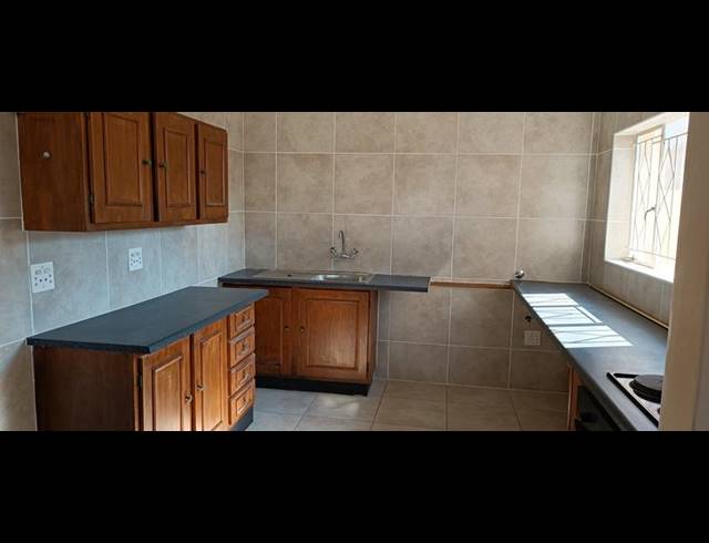 2 BEDROOM PROPERTY TO RENT IN SILVERFIELDS